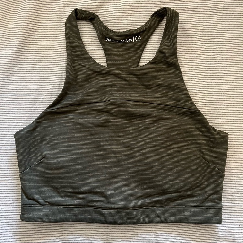 Outdoor Voices Move Free Crop Top in Olive Green sz S